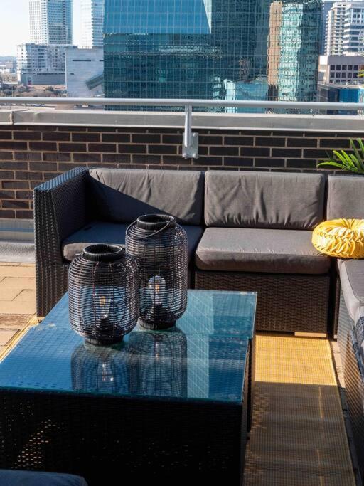 Downtown Art Penthouse Piano & Free Parking *