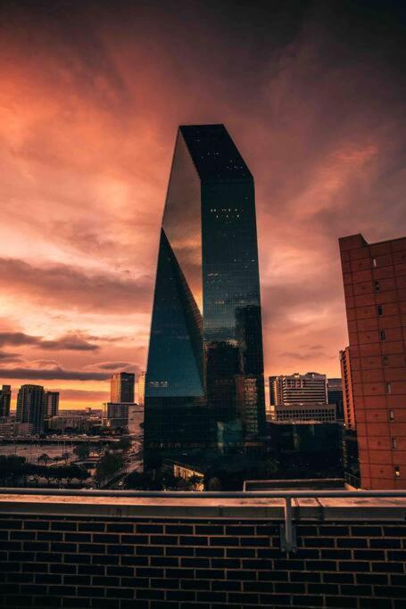 Downtown Art Penthouse Piano & Free Parking Dallas